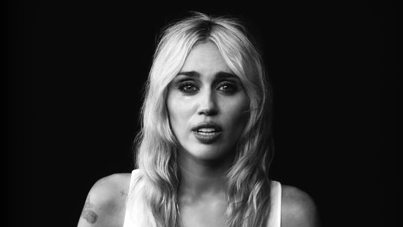Miley ukázala svoju citlivú stránku. Toto je jej nový klip „Orbit“