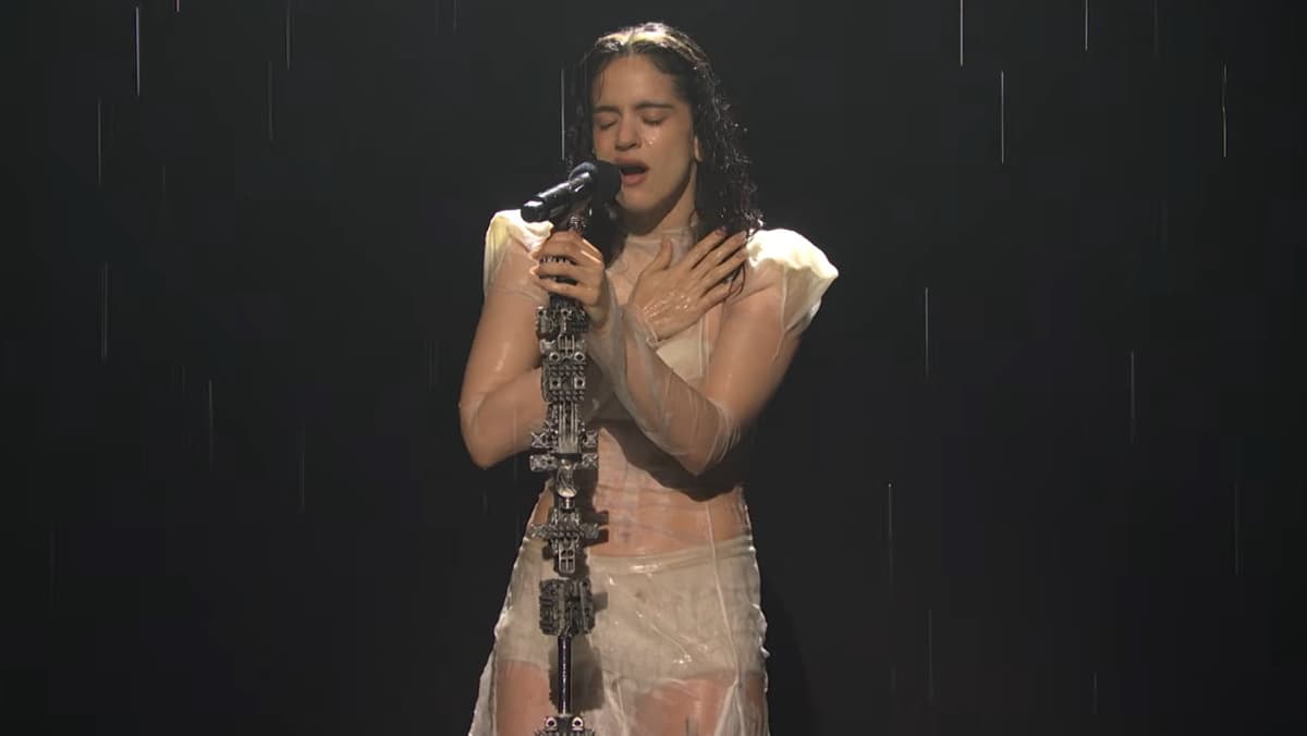 Rosalía ukázala, čo znamená veľká šou. Dve skladby, dva úplne iné svety!