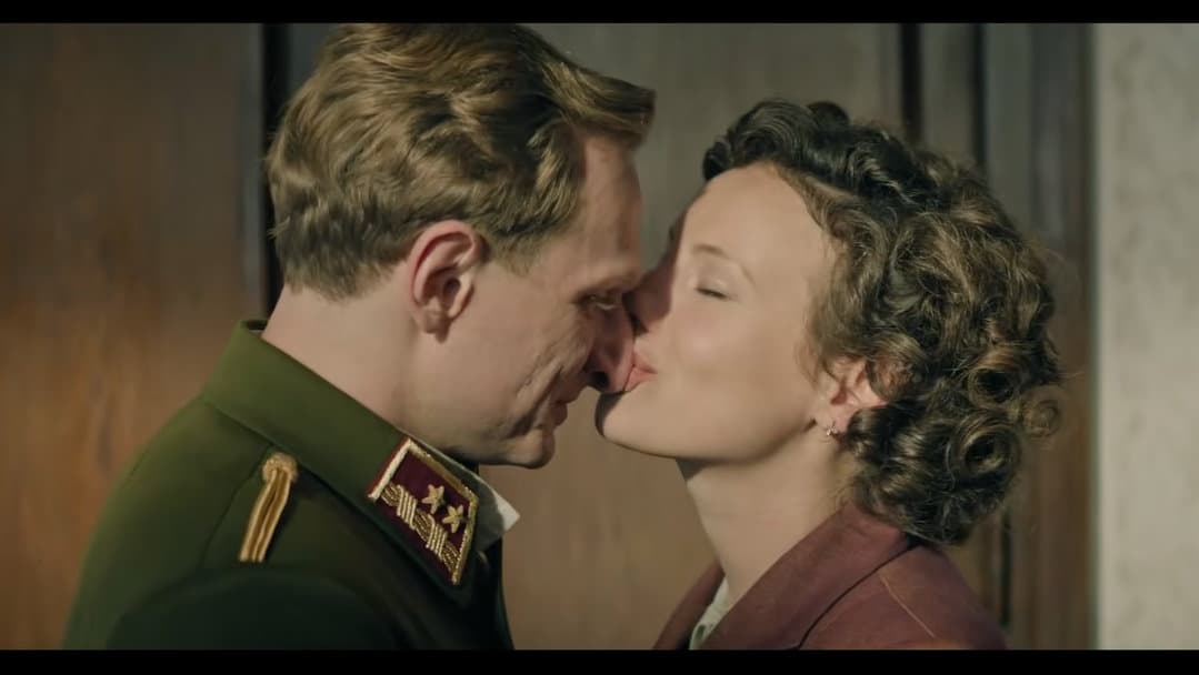Titulnú skladbu k filmu Generál Golian naspievali jeho hlavní protagonisti