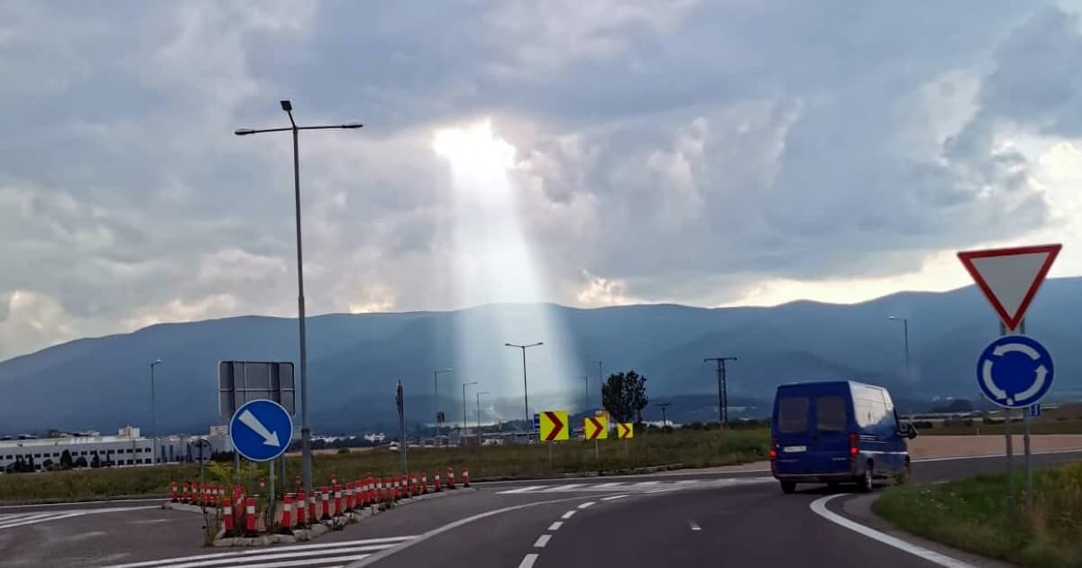 Katke sa cestou domov pred očami objavil nádherný úkaz. Pozri fotky!
