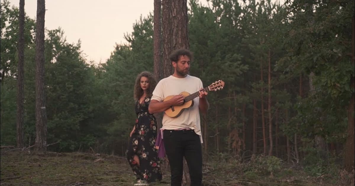 „Vždy budem stáť po tvojom boku,“ odkazuje Bystrík v krásnom novom songu