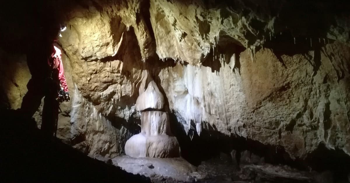 V Slovenskom krase objavili jaskyňu, ktorá ukrýva stalagmit v tvare penisu