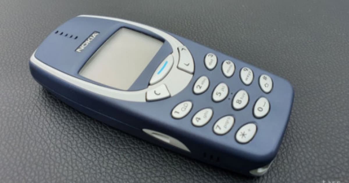 Nokia 3310, najikonickejší mobil všetkých čias, oslavuje 20. narodeniny. Pripomeň si legendárne zvonenia a hry