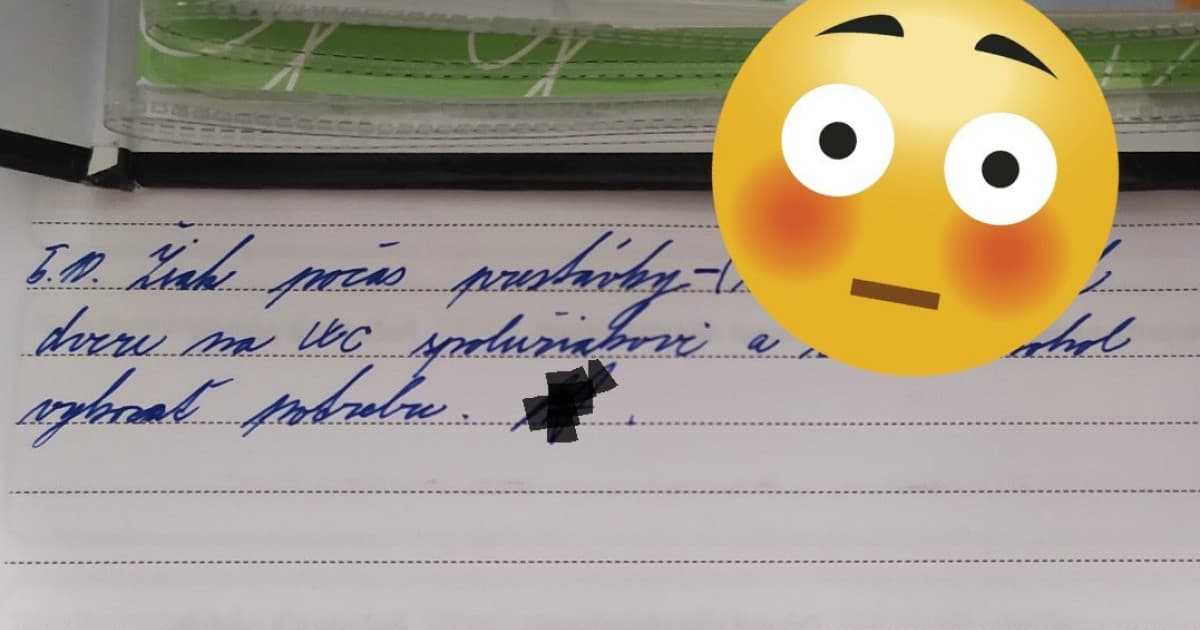Počas prestávky robil „niečo“ spolužiakovi na WC. Tak domov priniesol poznámku!