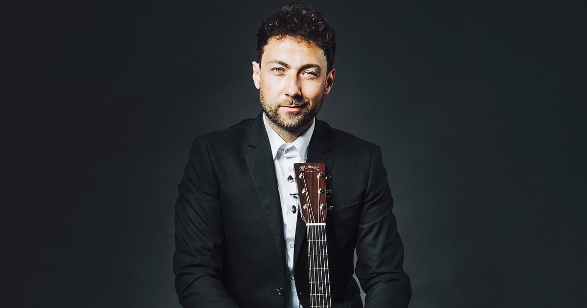 Bystrík má odkaz lásky pre svojich rodičov, venuje im emotívnu novinku „Nad horou“!