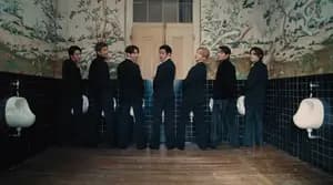 BTS sú späť s novým klipom. „NORMAL“ ukazuje ich z úplne inej stránky