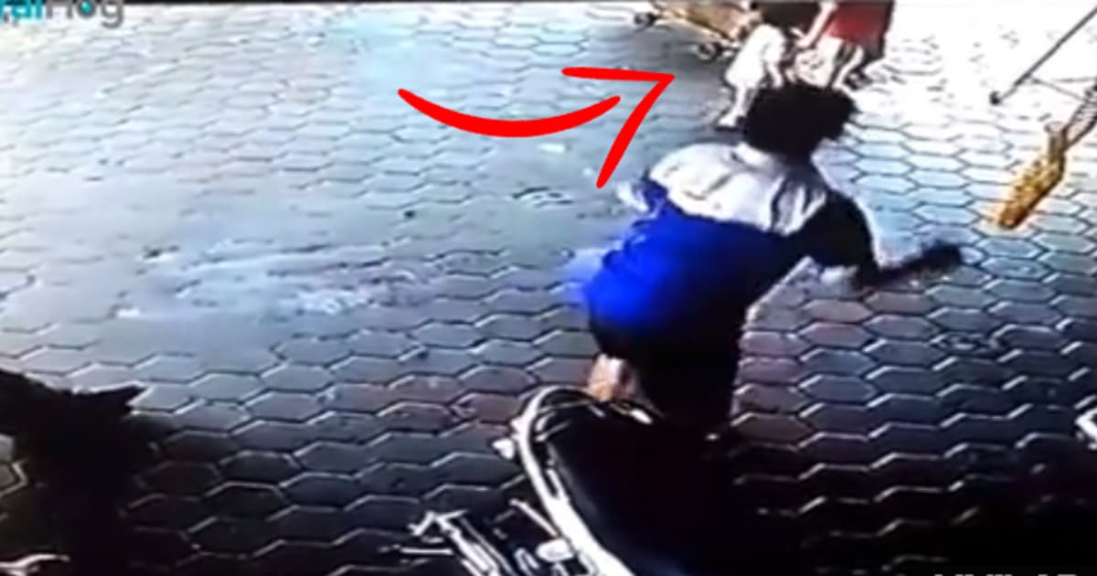 Otec superhrdina! Vďaka bleskovému reflexu zachránil svoje deti pred rútiacim sa autom
