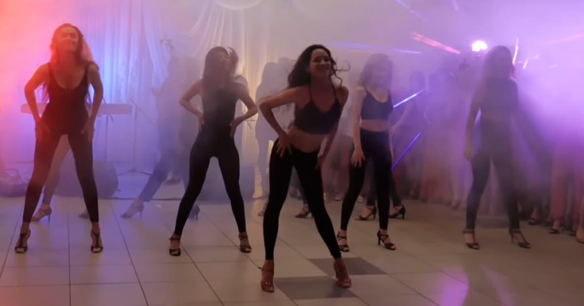 Nevesta si pripravila pre svojho budúceho sexy tanec. Všetci zostali v šoku!