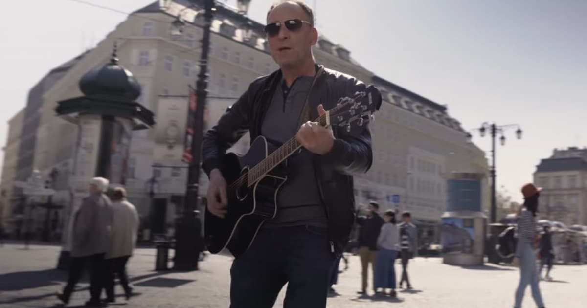 Bratislava má vlastnú skladbu. Postaral sa o ňu John zo Škótska, ktorý tu žije už 30 rokov!