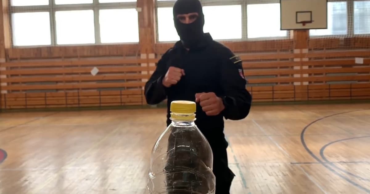 Slovenskí policajti sa tiež zapojili do výzvy „odkopni vrchnák“
