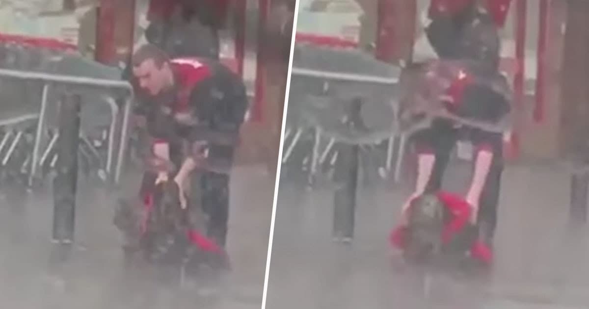 Pes čakal pred obchodom v daždi na svojho pána. Podišiel k nemu predavač a urobil niečo, čo dojalo milióny ľudí