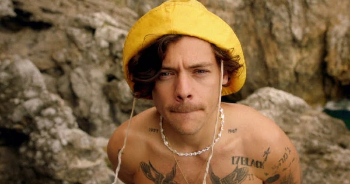 Harry Styles v novom veselom klipe „Golden“ skúma krásy Talianska