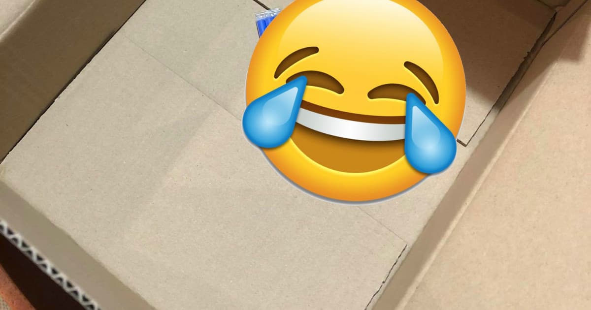Kuriér jej priniesol obrovskú krabicu. Keď ju otvorila, nevedela sa prestať smiať