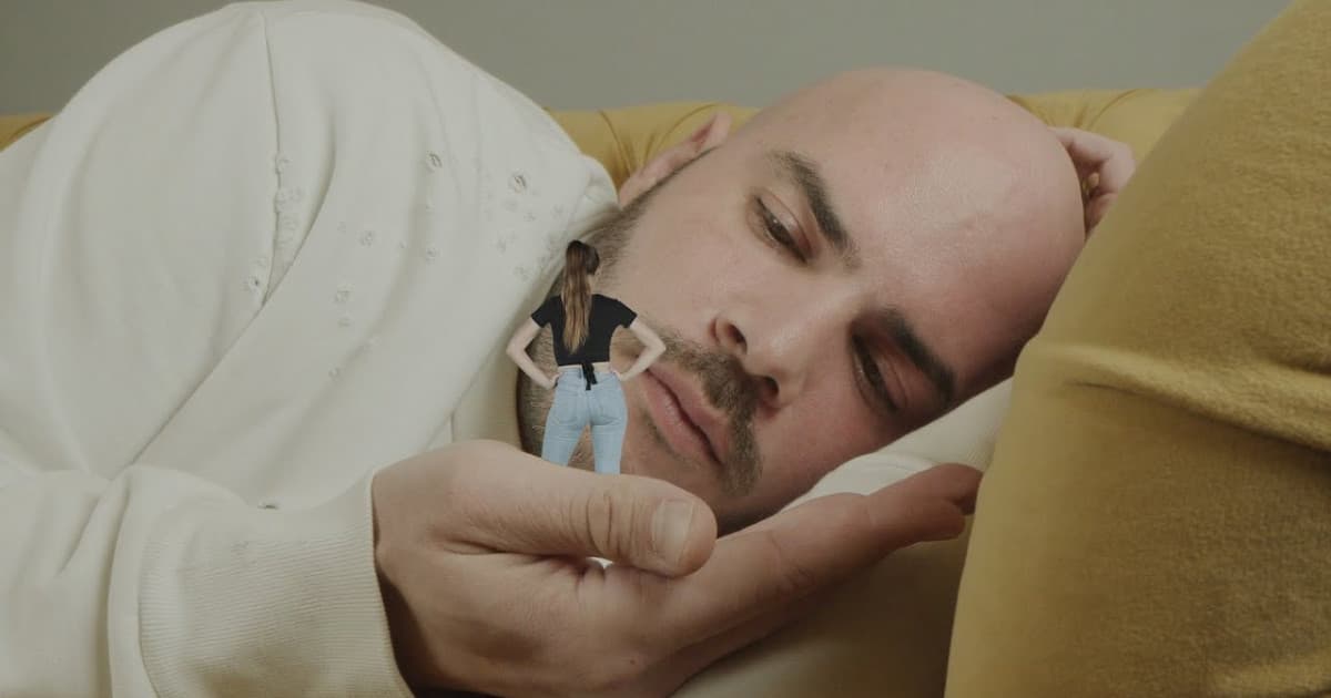 Majself v chytľavej latino skladbe spieva o porozchodových drámach a posiela odkaz všetkým ex!