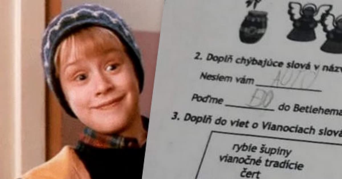 Za úlohu mal doplniť vianočné koledy: „Inak, sú naozaj relatívne normálna rodinka“