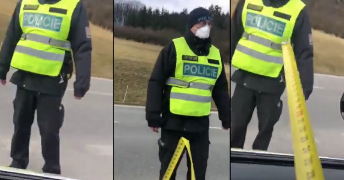 VIDEO: Zastavili ho policajti, vytiahol na nich meter