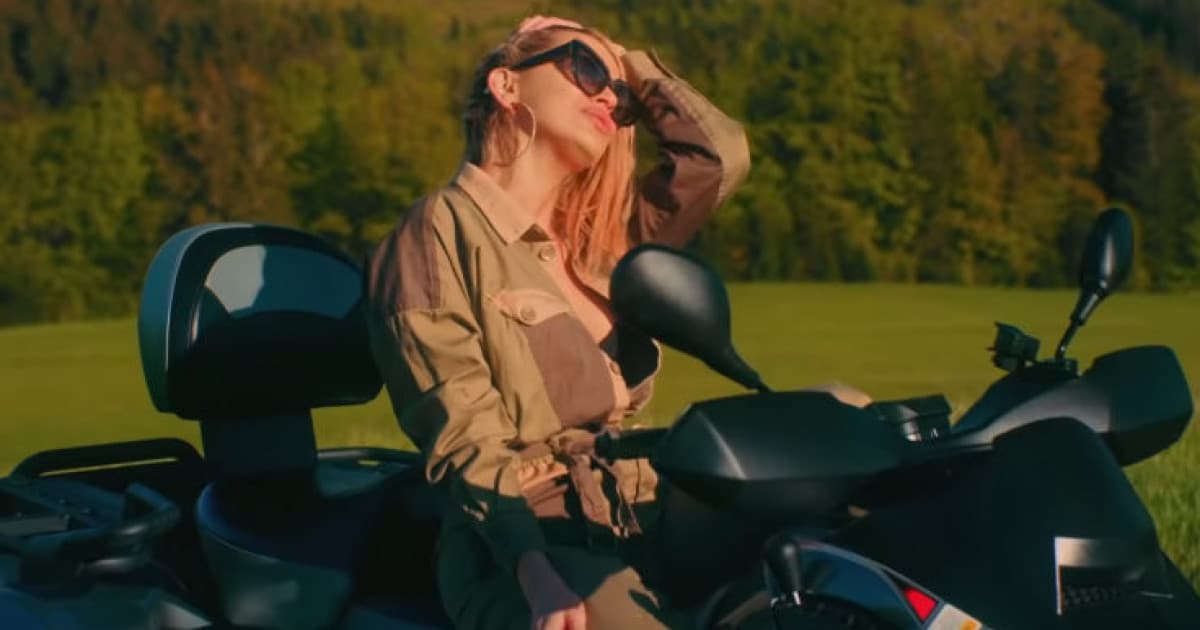 „Láska zastaví čas až na večnosť“ Spieva vo svojej novinke Dominika Mirgová