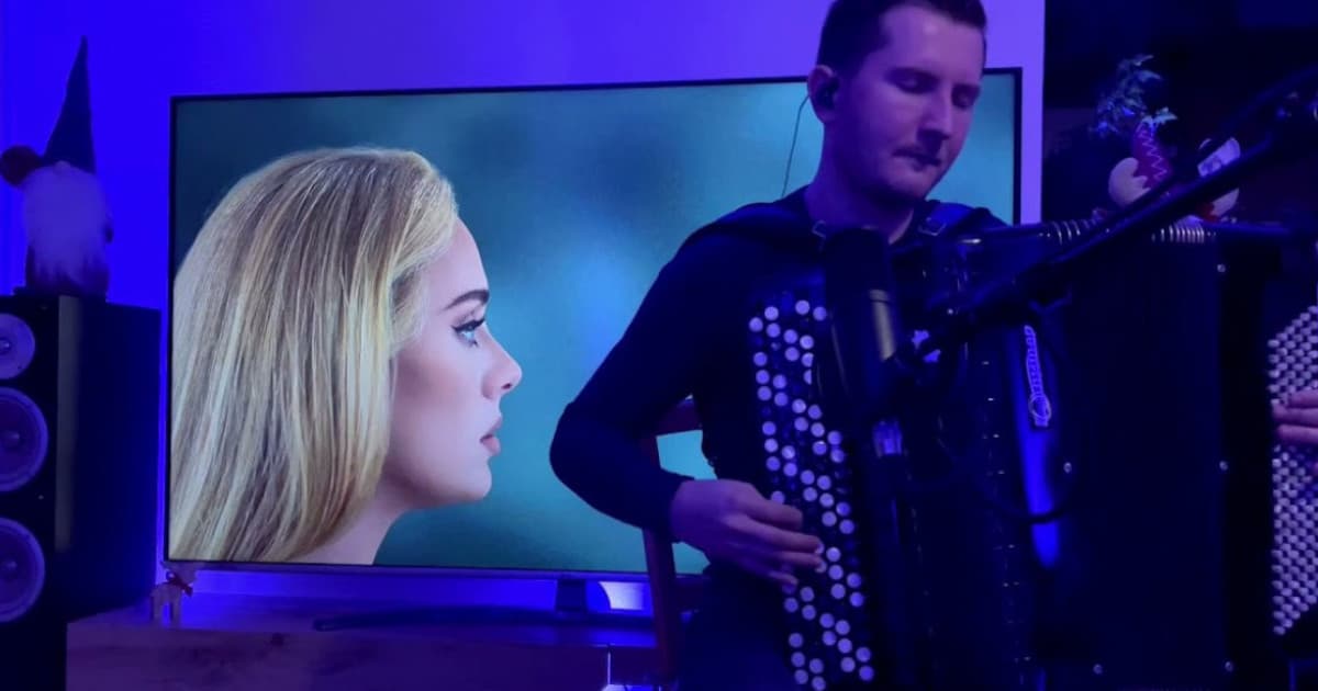 Akordeonista Tomáš aranžoval skladbu „Easy On Me“ od svetovej speváčky Adele
