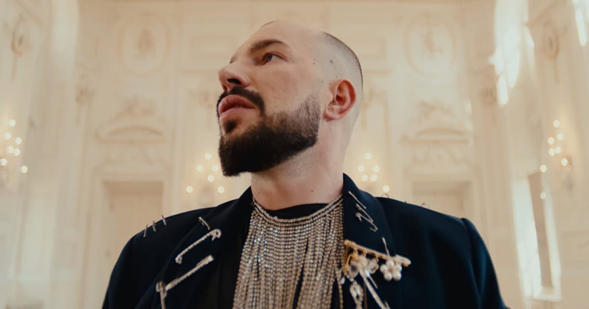Z moderátora spevákom. MADRICH šokuje slovenskú hudobnú scénu!