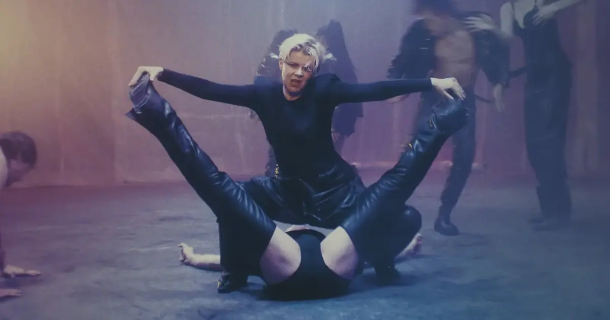 Popová ikona Robyn predstavila energickú novinku "Talk To Me"